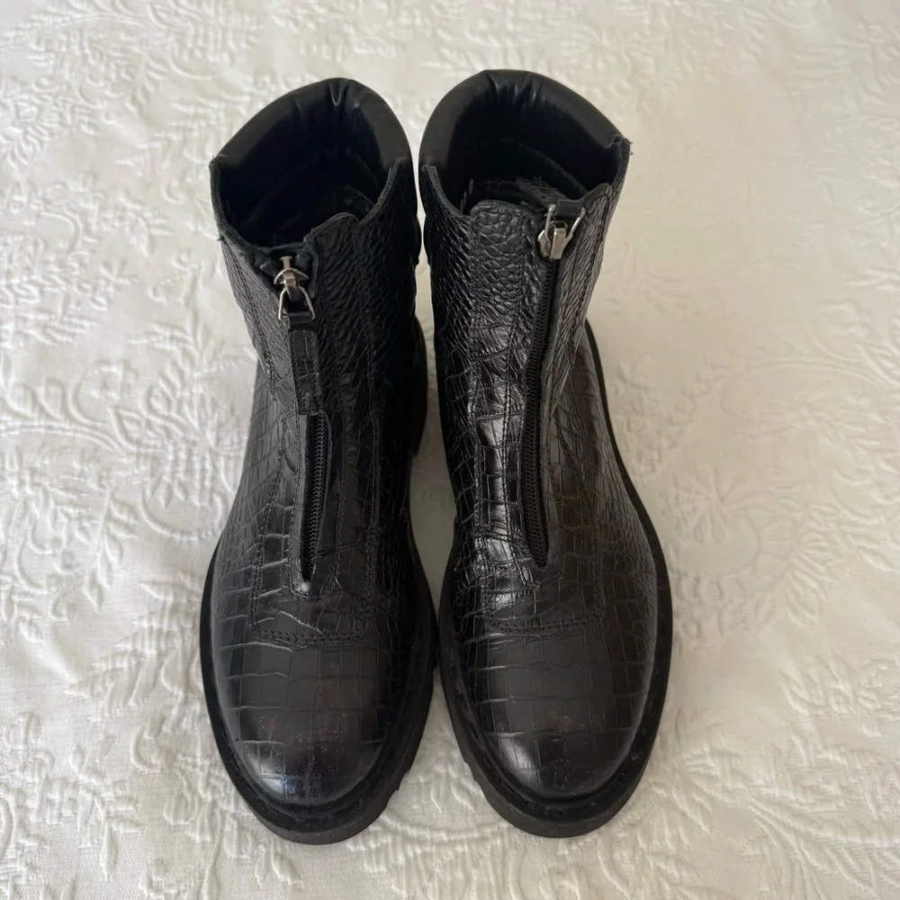 Aquatalia Harlo Black Crocodile Leather Black Boots. Size 7